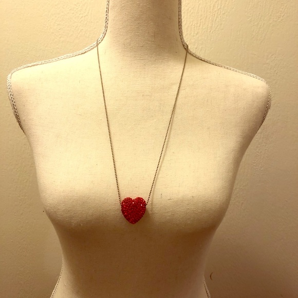 Jewelry - New sparkly heart necklace